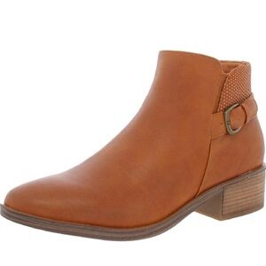 BARETRAPS MARCONI TAN BOOTIES. Faux leather. Worn once. Size 6 1/2. VGC.